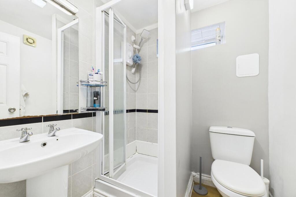 Detached annexe - shower room