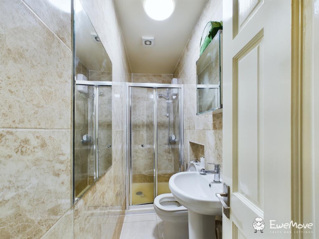 CAM02899G0-PR0044-STILL010