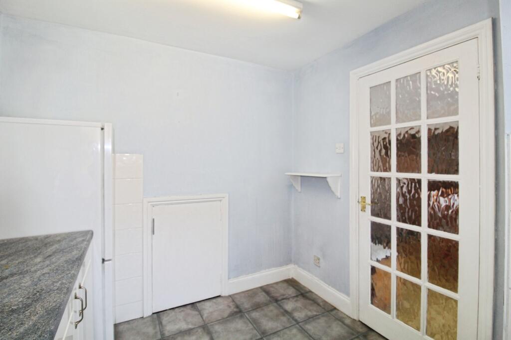 pbox-bedroom-302819.JPG