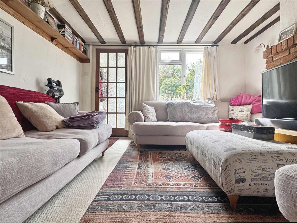 Lounge b.jpg