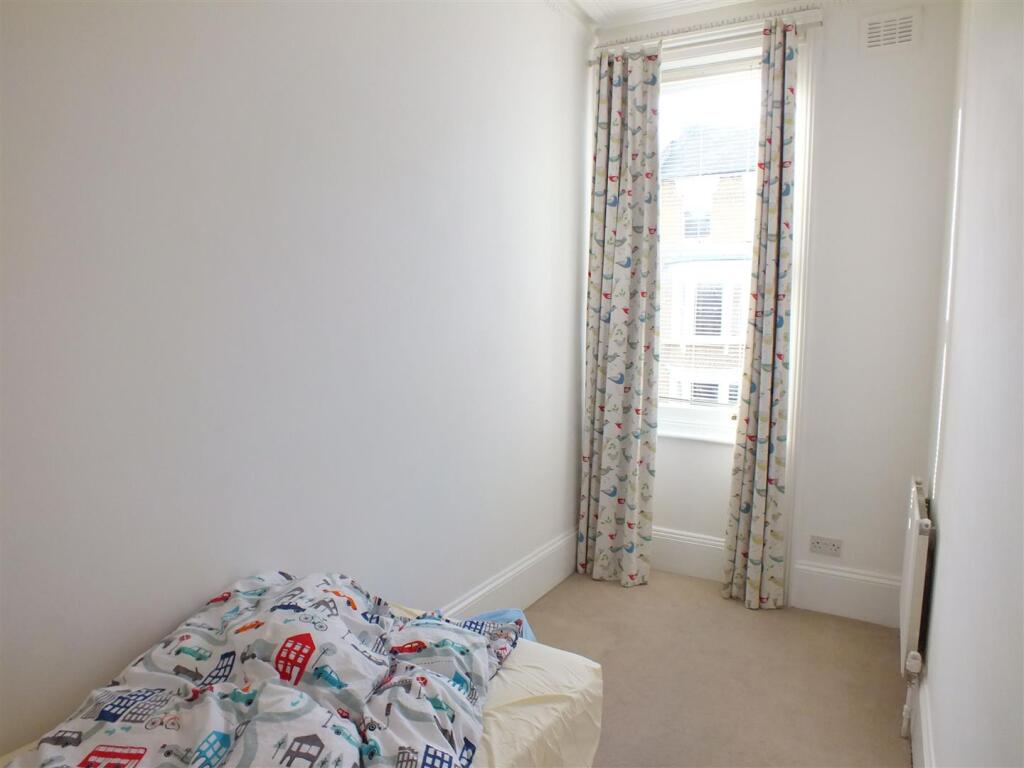 single bedroom.jpg