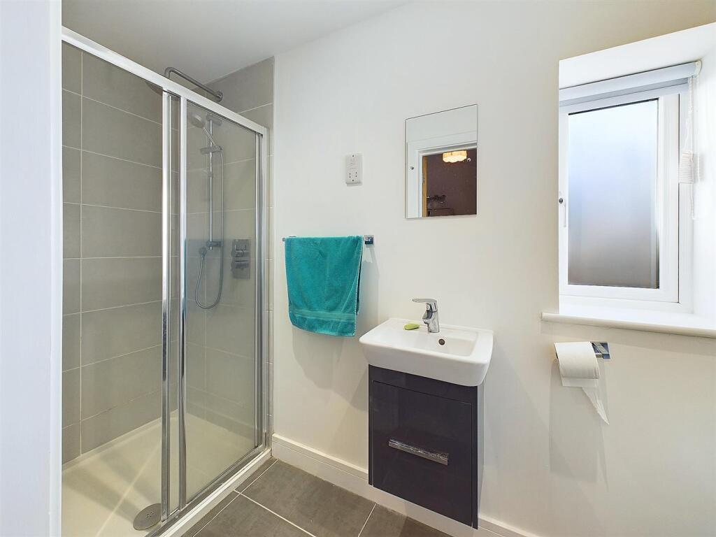 Bedroom 2 En Suite.