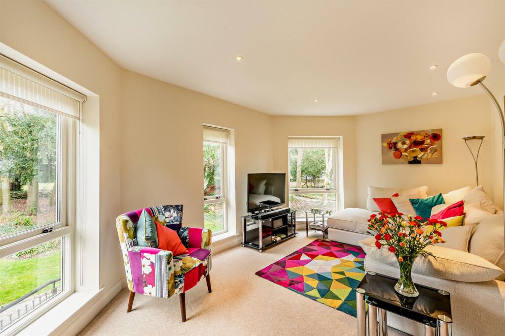 8580738-interior04v2-800.jpg