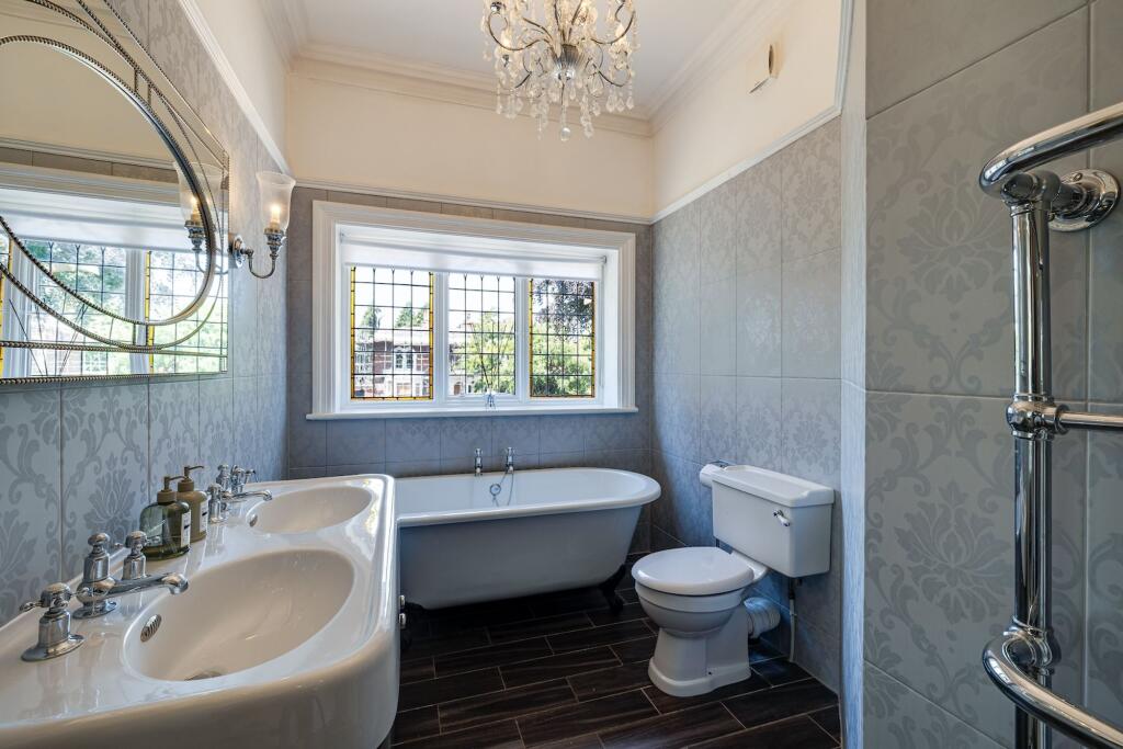 master ensuite
