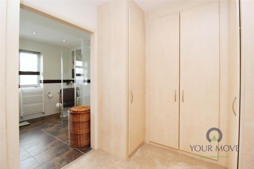 Principle Dress Room