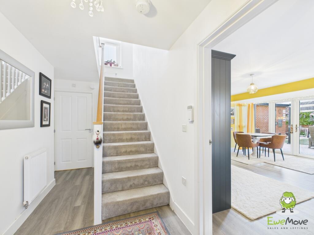 EweMove Estate Agents Basingstoke - Fairway Road 