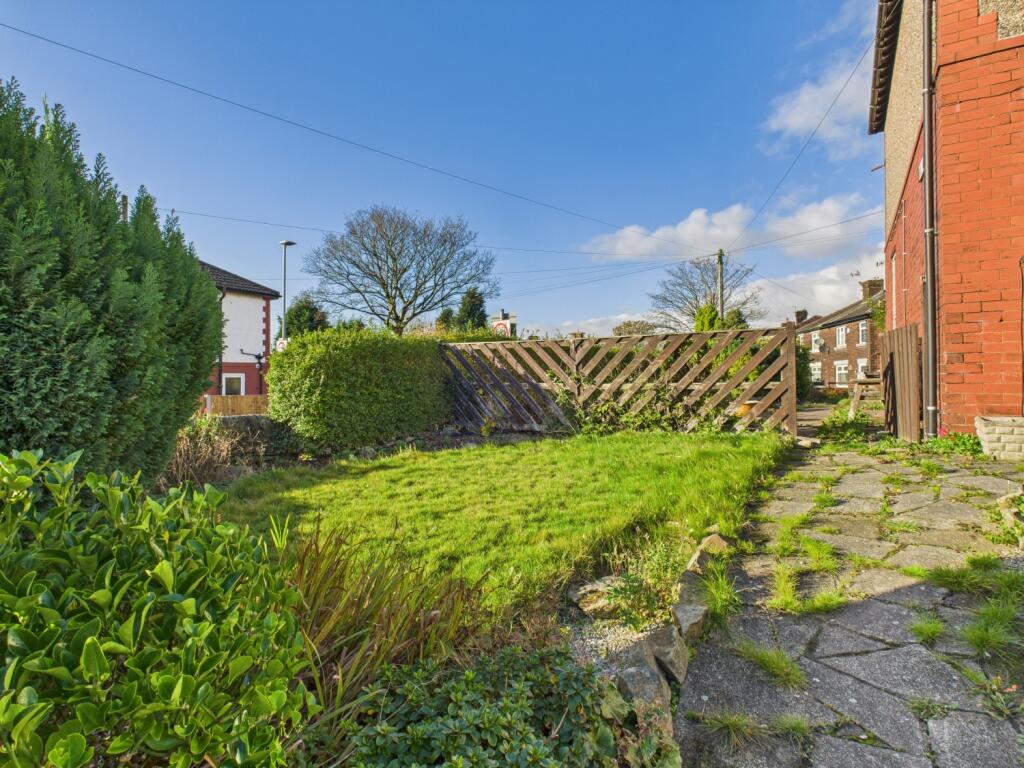 CAM03729G0-PR0171-STILL050