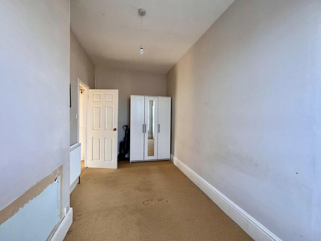 bedroom 2.1