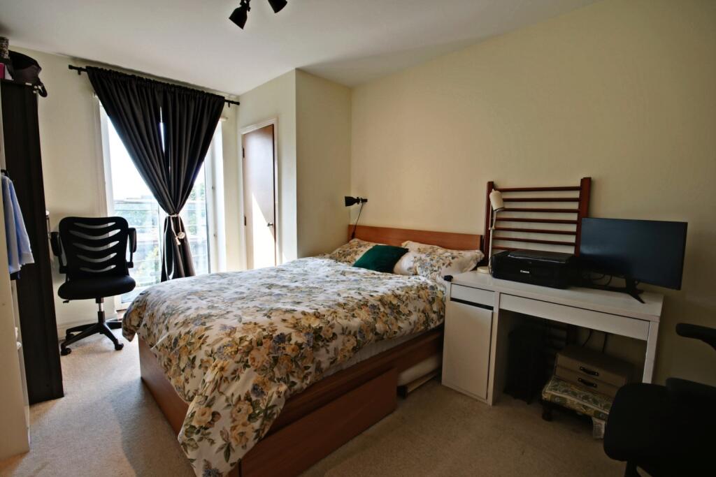 71 Apsley House - Bedroom 1-window