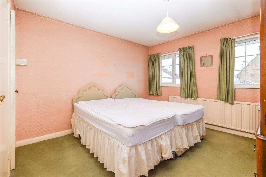 Constables - 15 Old Farm-7.jpg