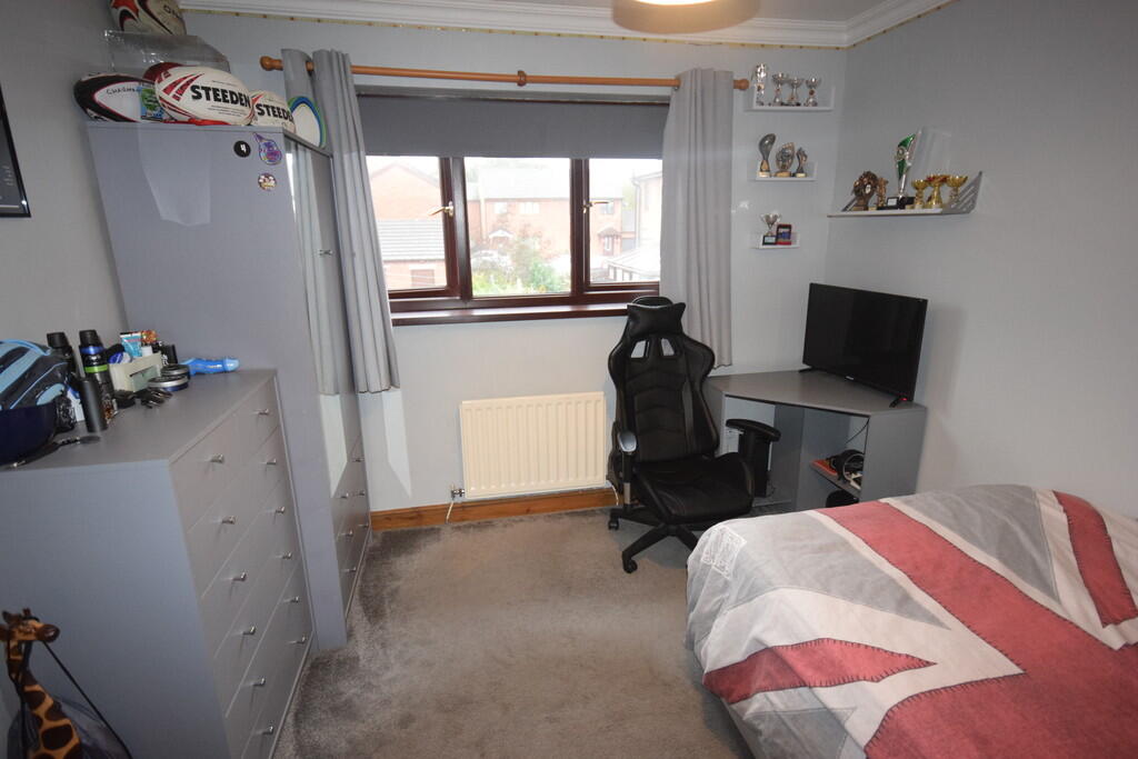 BEDROOM 2