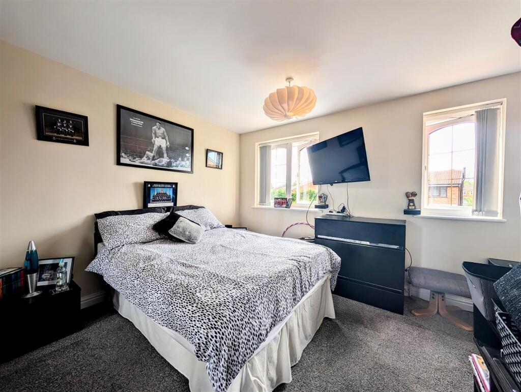 main bedroom 1.jpg