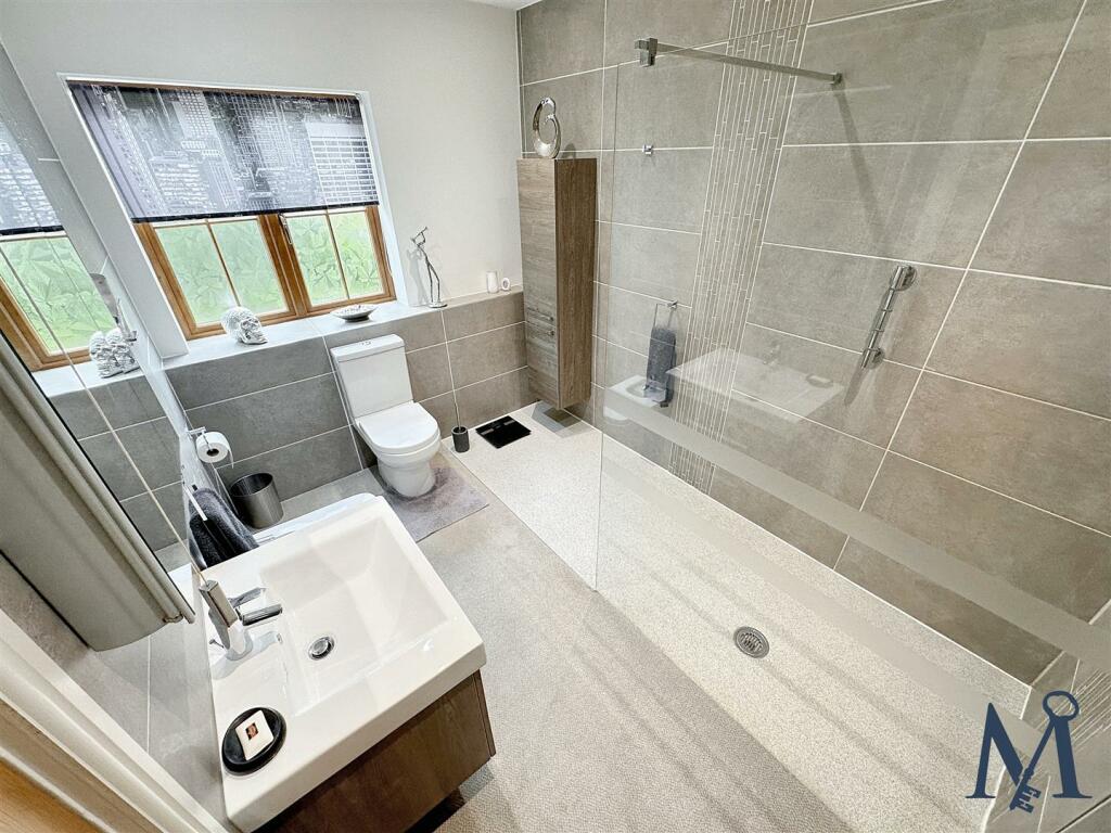 Family Shower Room