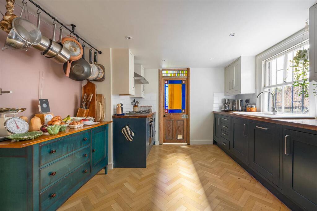 Chatsworth Road, E5