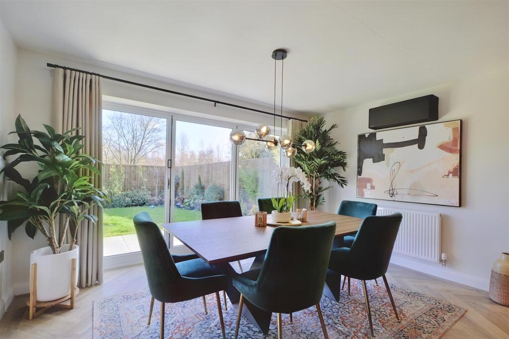 Dining Room_1.jpeg