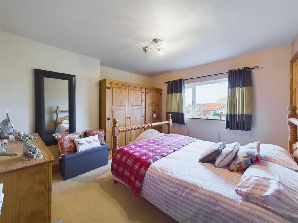 Bedroom: