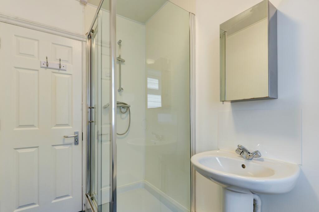 10 London Terrace Bathroom 1 (2)