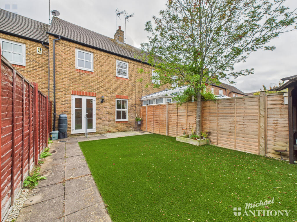 CAM03218G0-PR0791-STILL021