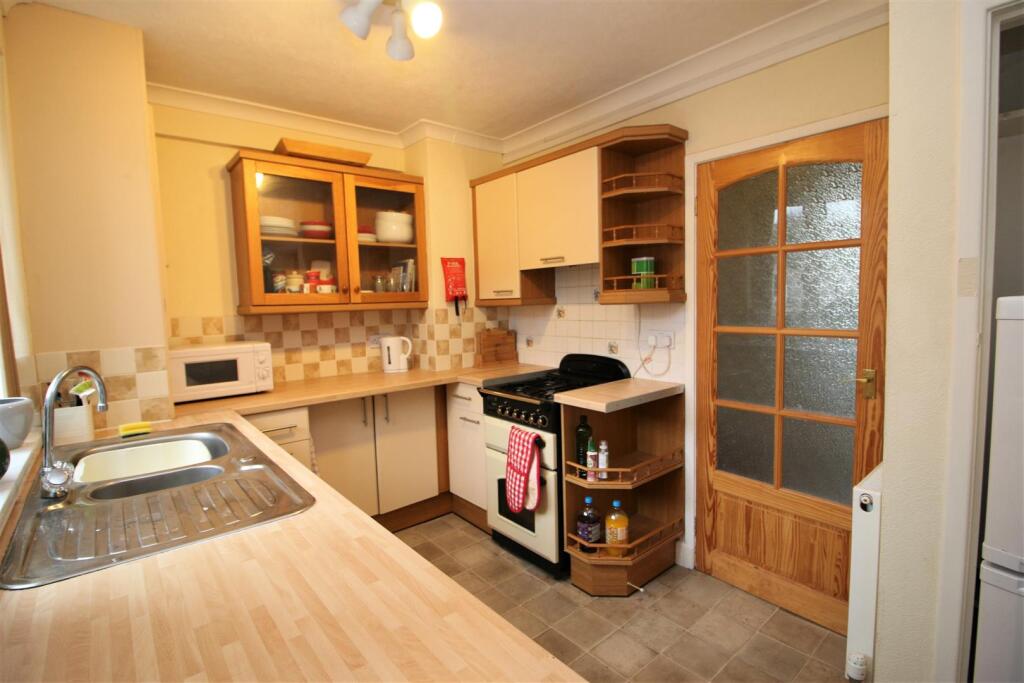Kitchen....jpg