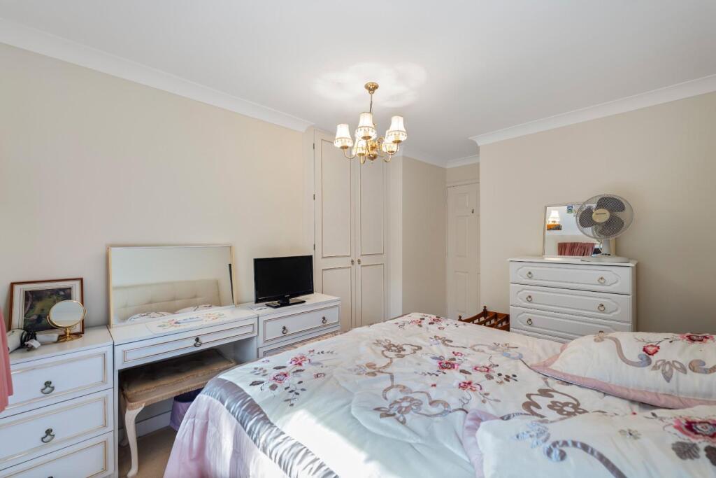 BEDROOM 2 02.jpg