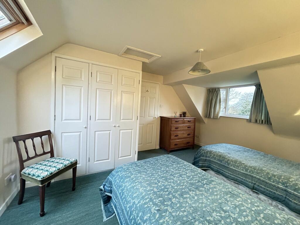Bed 2 (Main)