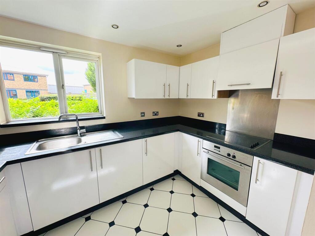 Kitchen picture 2.jpg