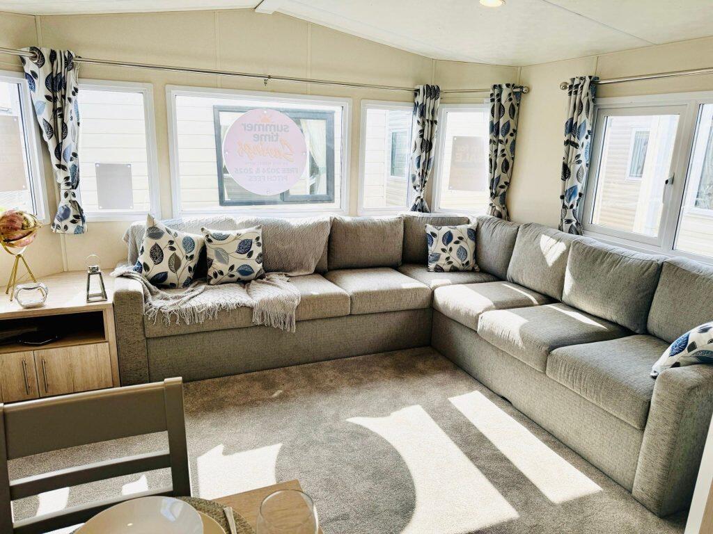 Felixstowe Beach - Delta -Wadhurst  For Sale