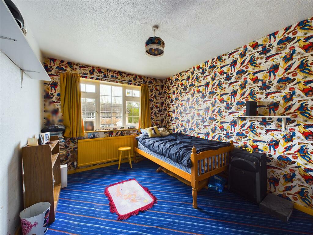 BEDROOM 2