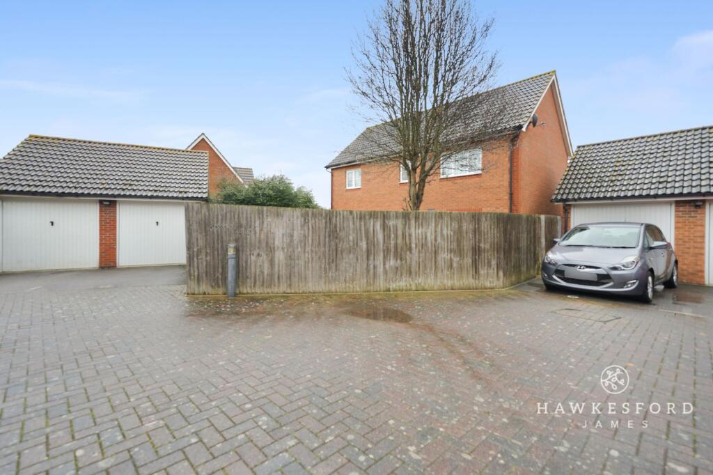 George Walk, Sittingbourne - Garage &amp; parking