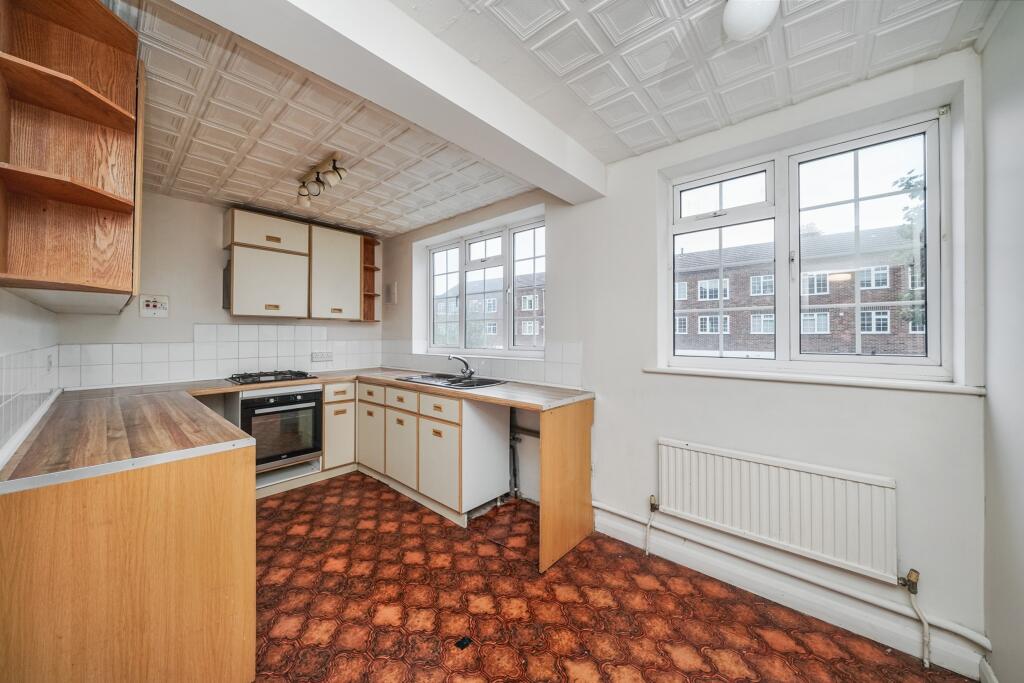 4 Sunmead Road, Sunbury-on-Thames, Surrey, TW16 6PE