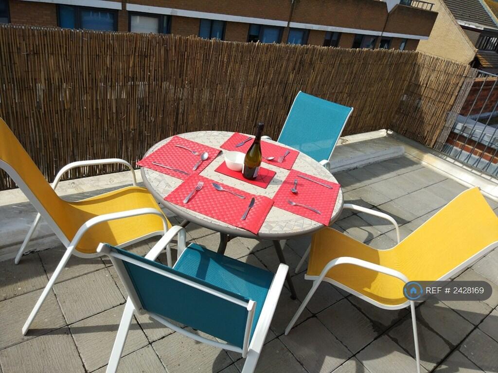Al Fresco Dining