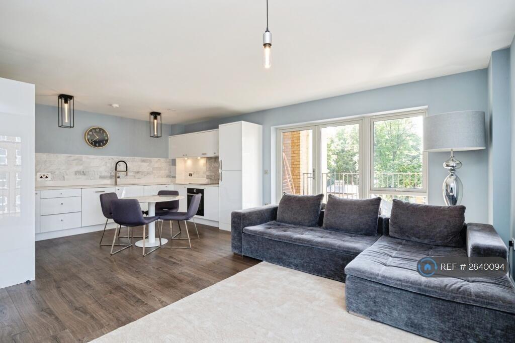 Kitchen/Lounge 2