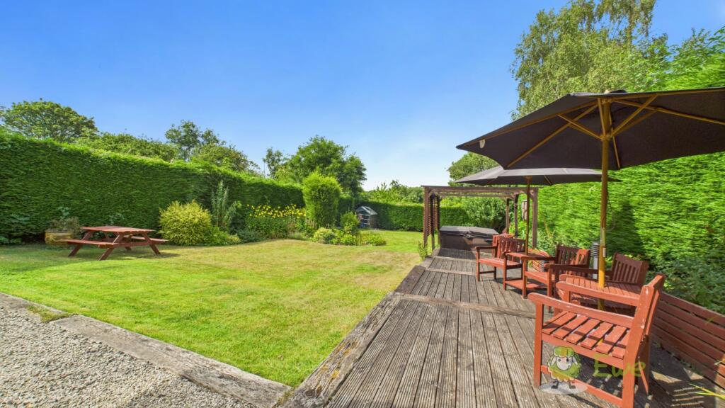 CAM03669G0-PR0022-STILL024