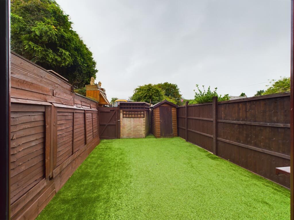 CAM02023G0-PR0071-STILL011