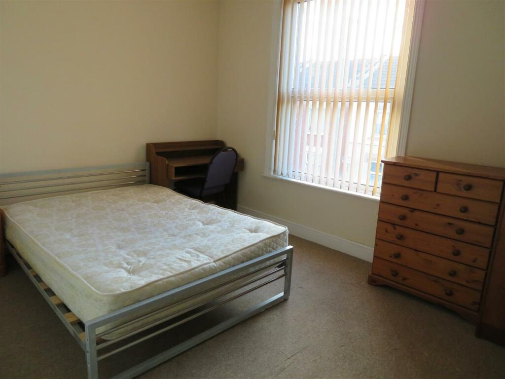 5 Renny Bed5 (3).JPG