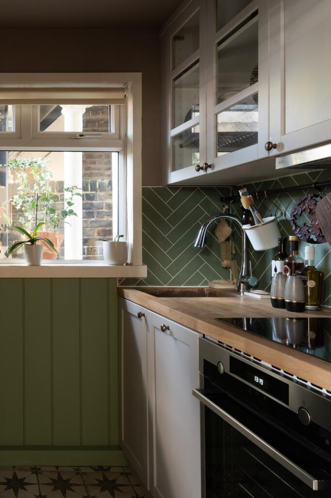 258421 - Lordship Lane, London SE22 - high res ...