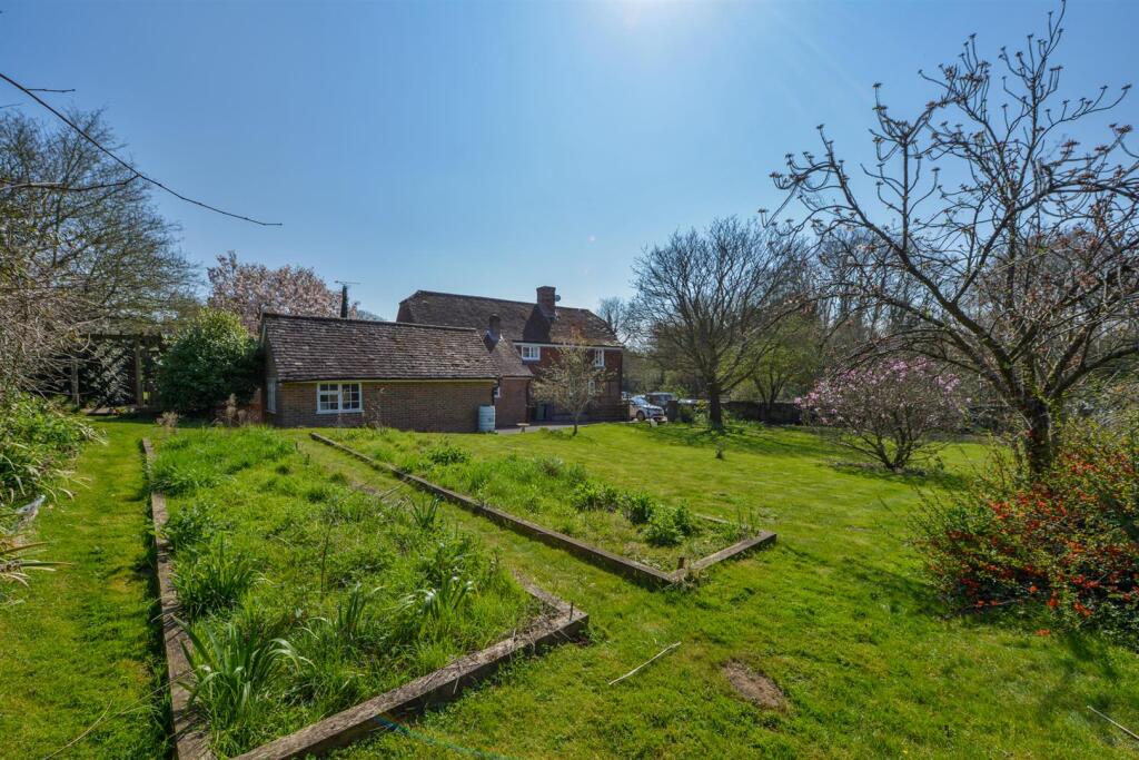 Tatt Cottage19.jpg