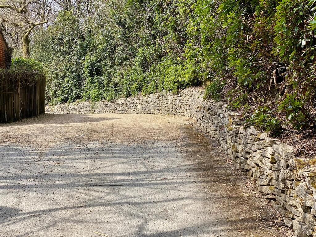 Middle Coppice - access drive.jpg