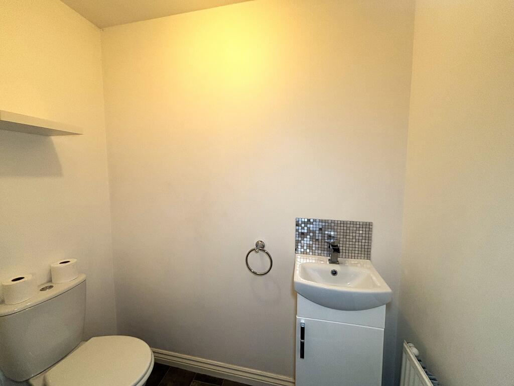 Cloakroom/wc