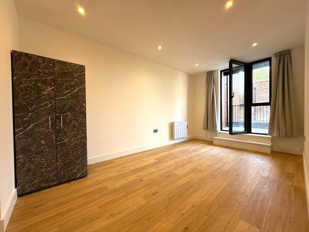 WhatsApp Image 2025-06-18 at 11.40.10_215117c3.jpg