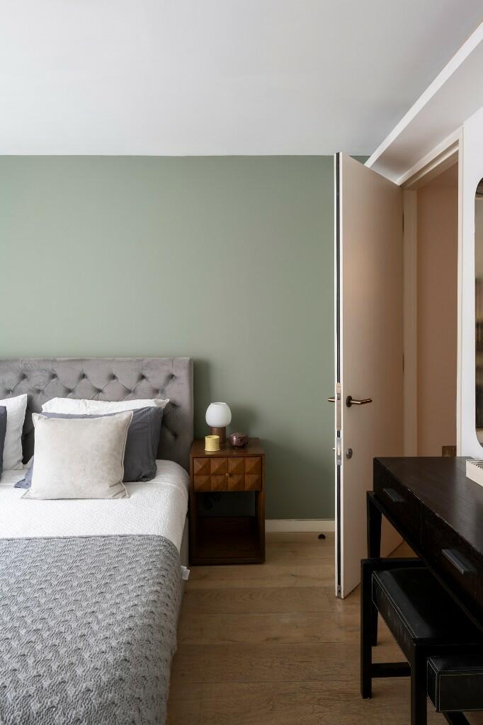 Principal bedroom
