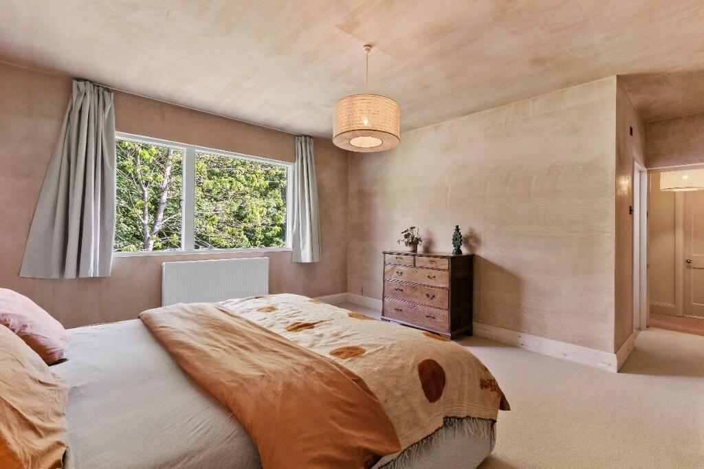 Principal bedroom