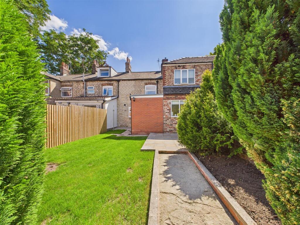 BACK GARDEN