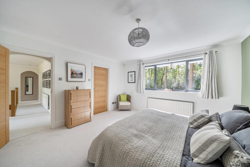 1348601-20-68bf20...