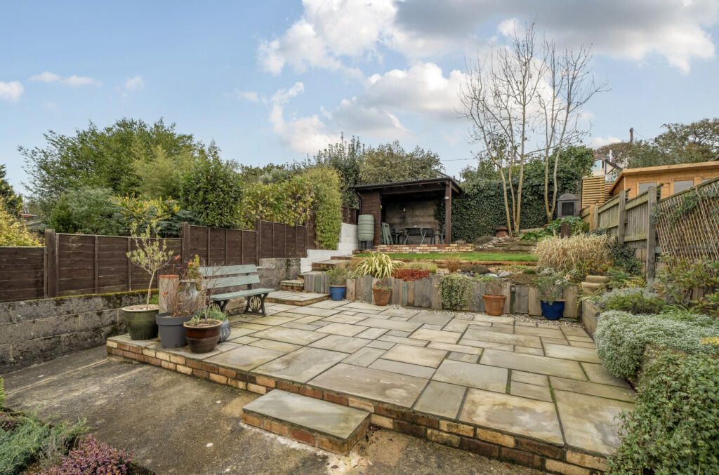 1384885-16-692712...