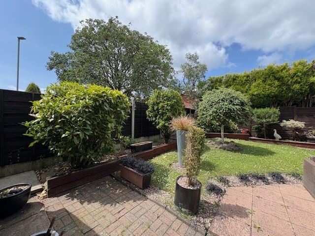 16 Dene Hollow 03.jpg