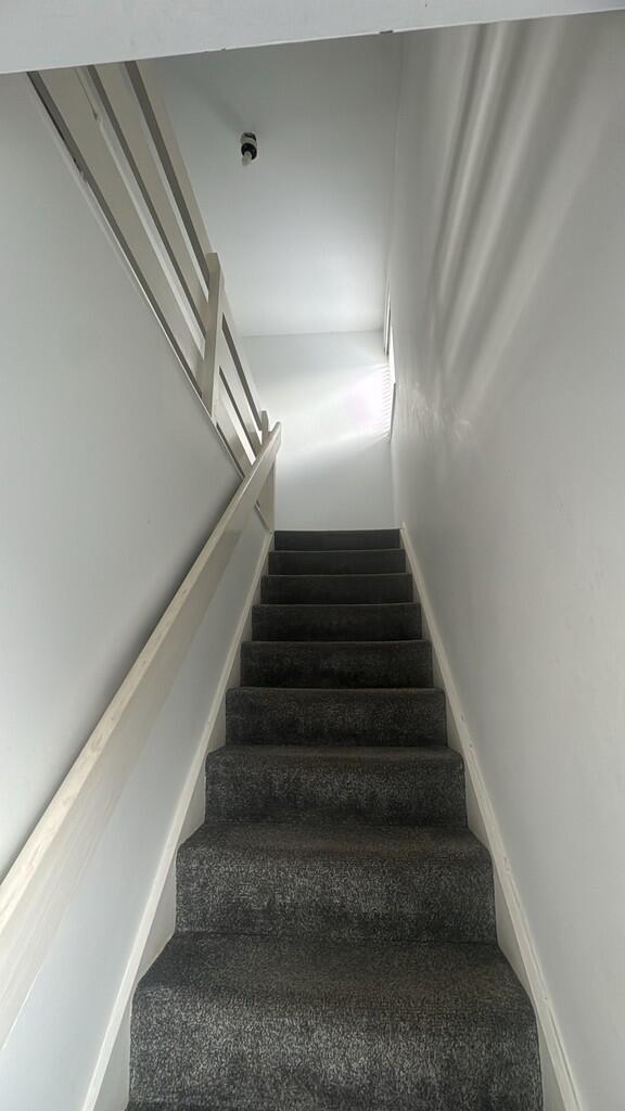 thumbnail_F049BF0...