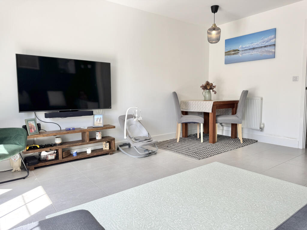 Spacious Sitting/Dining Room