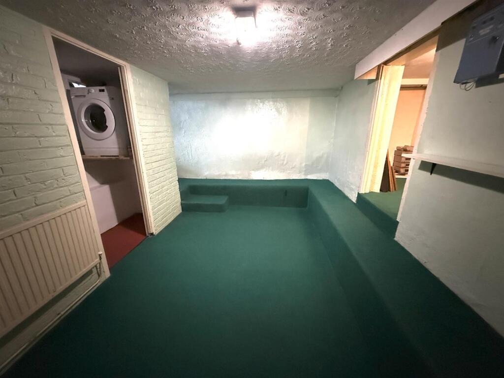 01323 438506