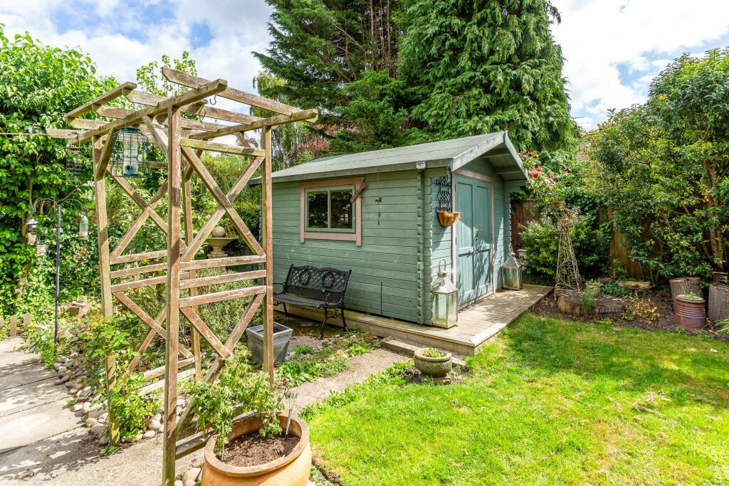 garden building a
